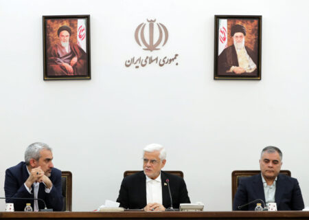 عارف: روسیه جایگاه مهمی در سیاست خارجی ایران دارد