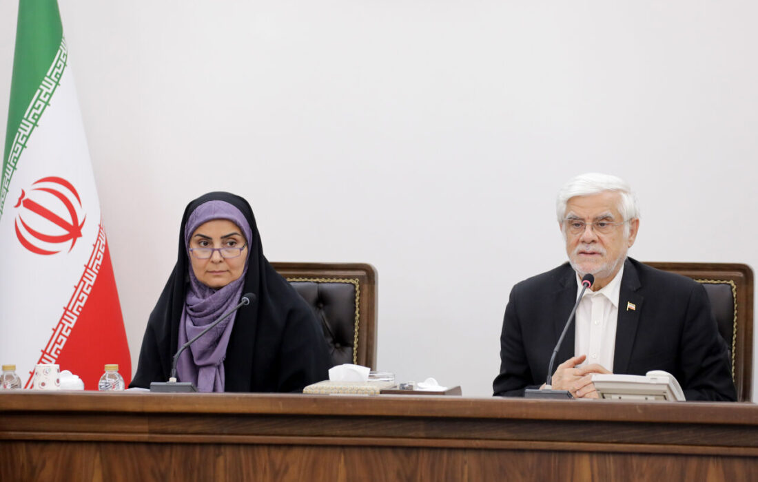 انتقاد معاون اول رئیس جمهور از بوروکراسی زائد در مرزها/ ترانزیت مزیت مهم کشور