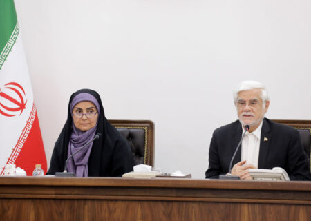 انتقاد معاون اول رئیس جمهور از بوروکراسی زائد در مرزها/ ترانزیت مزیت مهم کشور