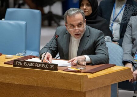 عراقچی: ایالات متحده به دیپلماسی خیانت کرد اما اروپا آن را خاک کرد