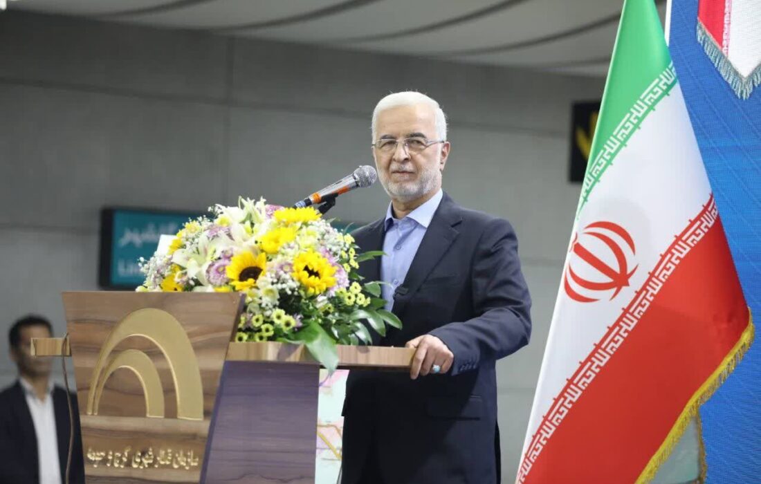مومنی: ۳۰۳ میلیون دلار پیش پرداخت های قطارهای شهری کشور نهایی شد