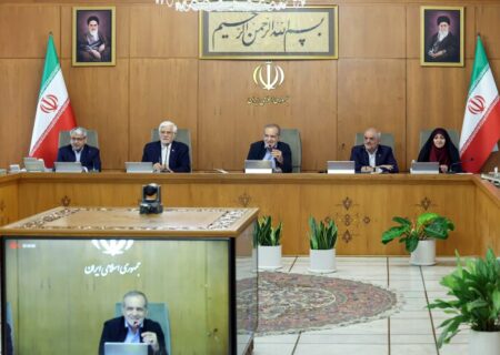 پزشکیان: موازی‌کاری‌ها باید سامان داده شده و دستگاه‌های متولی آنها ادغام شوند