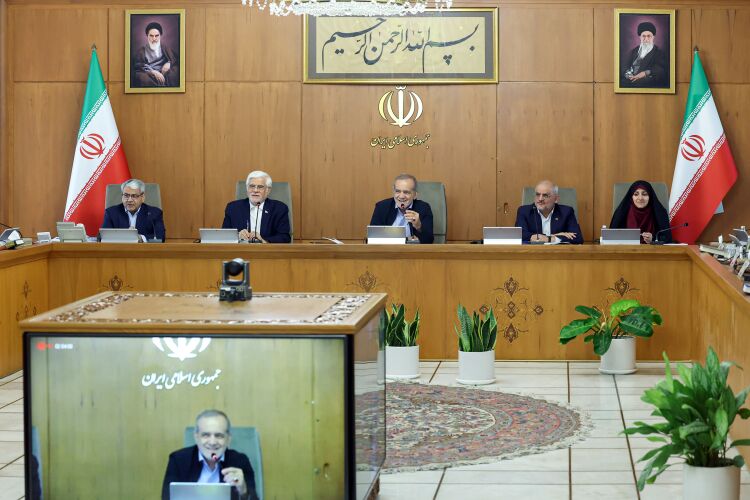 پزشکیان: موازیکاریها باید سامان داده شده و دستگاههای متولی آنها ادغام شوند