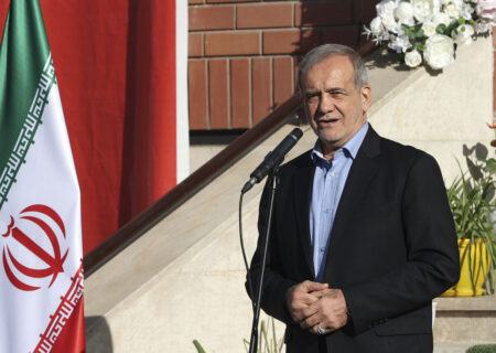 رئیس جمهور:دولت همه بسترهای لازم را برای موفقیت دانش‌آموزان فراهم می‌کند