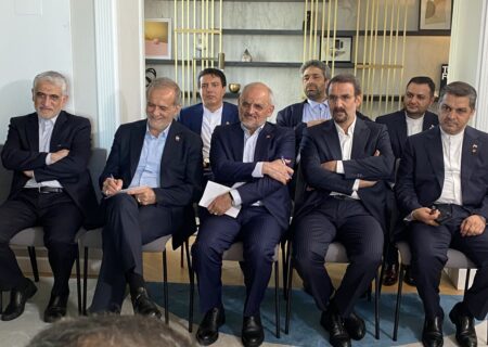 پزشکیان: باید اداره امور را به خادمان واقعی بسپاریم