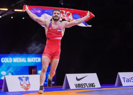 ۷ کشتی‌گیر ایرانی برای کشورهای دیگر در قهرمانی جهان به روی تشک می روند