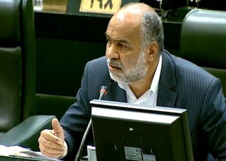 نماینده مهریز از پاسخ های وزیر آموزش و پرورش به شکل مشروط قانع شد