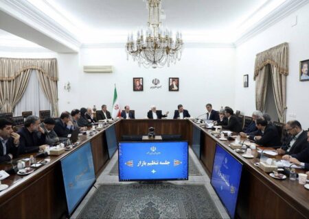 عارف: مسئولان اختلاف‌ها را در تریبون‌ها مطرح نکنند