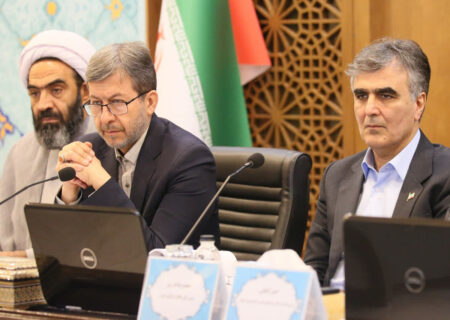 پیگیری تأمین مالی پروژه قطار تهران-اصفهان و ۳ هزار مگاوات انرژی خورشیدی/افزایش سقف تسهیلات بانک ملی در اصفهان