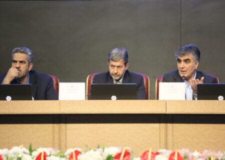 تأکید استاندار اصفهان بر حمایت بانک‌ها از تولید و رفع موانع کسب‌وکار