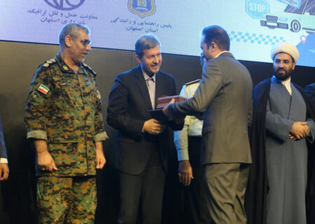 استاندار اصفهان: اقتدار کشور در گرو توانمندسازی دهیاران و روستاها است