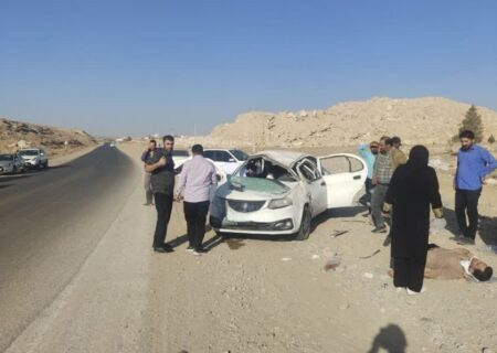 واژگونی خودرو ساینا ۵ نفر را راهی بیمارستان کرد