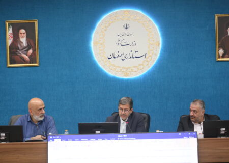 اصفهان با ۱۰ مصوبه راهبردی، سکوی پرتاب هوش مصنوعی در سلامت و آموزش می‌شود