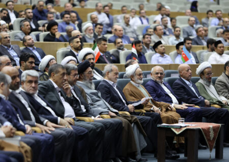 نهج‌البلاغه برنامه‌ای برای عمل در تدبیر کشور و روح جاری در حکمرانی ما است