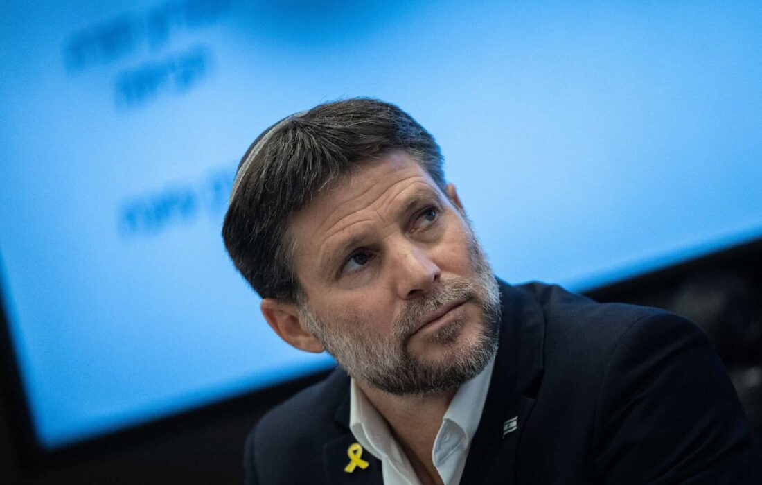 پاسخ تند نویسنده عربستانی به وزیر رژیم اسرائیل: شترهای ما ریشه دارند، شما نه