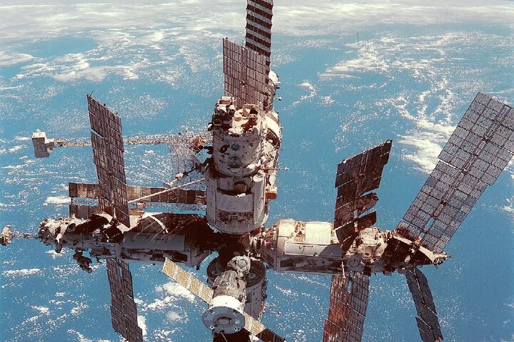 چند ایستگاه فضایی تاکنون در مدار زمین وجود داشتهاند؟