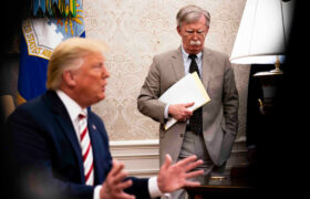 جان بولتون متهم به نگهداری و انتقال اطلاعات فوقمحرمانه متهم شد