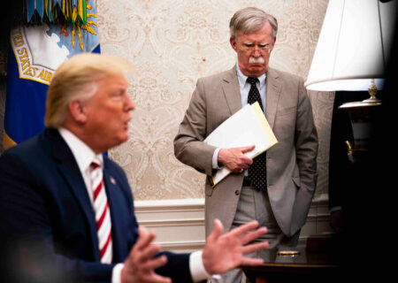 جان بولتون متهم به نگهداری و انتقال اطلاعات فوق‌محرمانه متهم شد