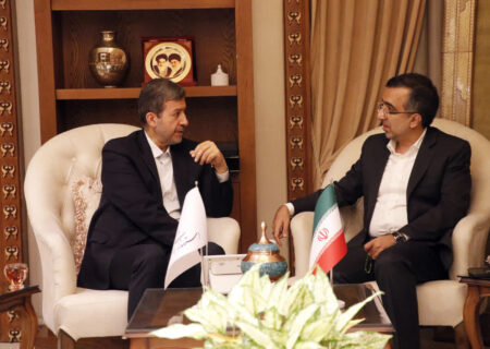 خواستار توسعه شبکه‌های فیبر نوری در اصفهان هستیم