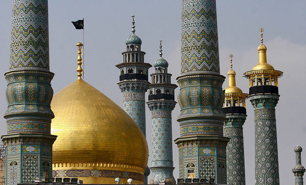 به یاد بانویی که شفاعتش، امانِ اهل محشر است