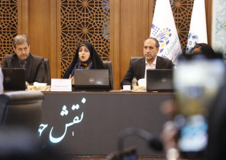 بهروز‌آذر: کارگروه ویژه برای رفع تبعیض از زنان کارآفرین تشکیل می‌دهیم