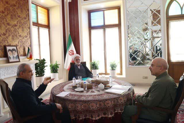 مسائل اقتصادی و معیشتی محور جلسه سران قوا