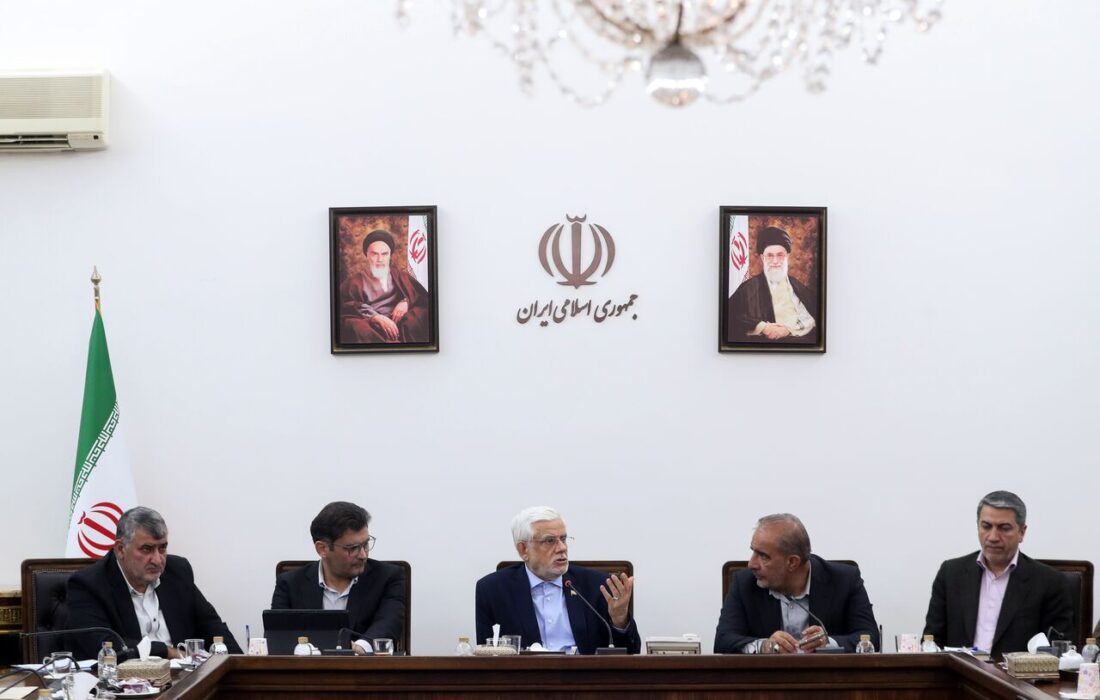 عارف: دولت هیچ تصمیمی بر خلاف منافع عشایر نمیگیرد