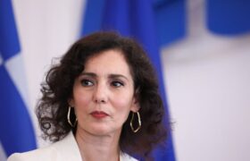 ابراز تردید کمیسر اتحادیه اروپا درباره پایبندی نتانیاهو به آتشبس غزه