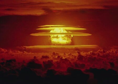 سناتور آمریکایی اعلام آزمایش‌ هسته‌ای از سوی ترامپ را ویرانگر و فاجعه‌بار خواند