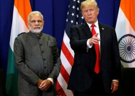 ترامپ: هند در صورت ادامه خرید نفت باید همچنان تعرفه‌های سنگینی بپردازد