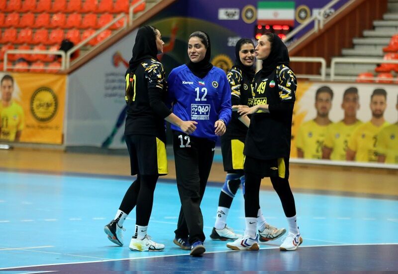 صدرنشینی زنان هندبالیست سپاهان در لیگ برتر تثبیت شد