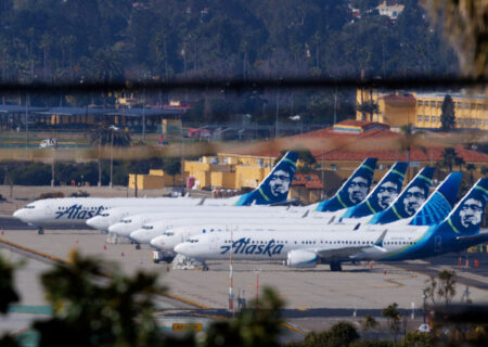 سرگردانی هزاران مسافر در پی توقف پروازهای شرکت هواپیمایی آمریکایی