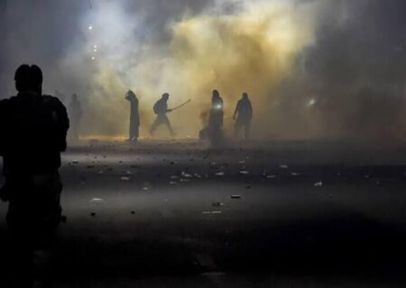 تظاهرات حامیان هواداران جنبش لبیک در لاهور پاکستان به خشونت کشیده شد