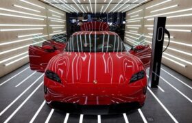 فروش پورشه در چین و آمریکای شمالی دنده عقب گرفت