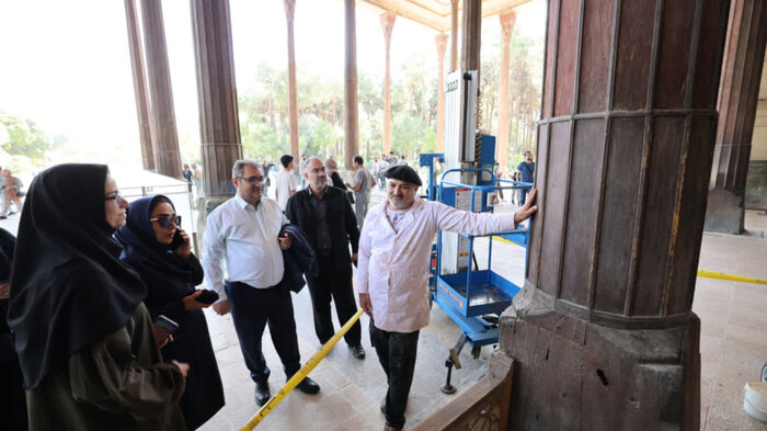 اجرای مرمت ایوان چهل‌ستون اصفهان