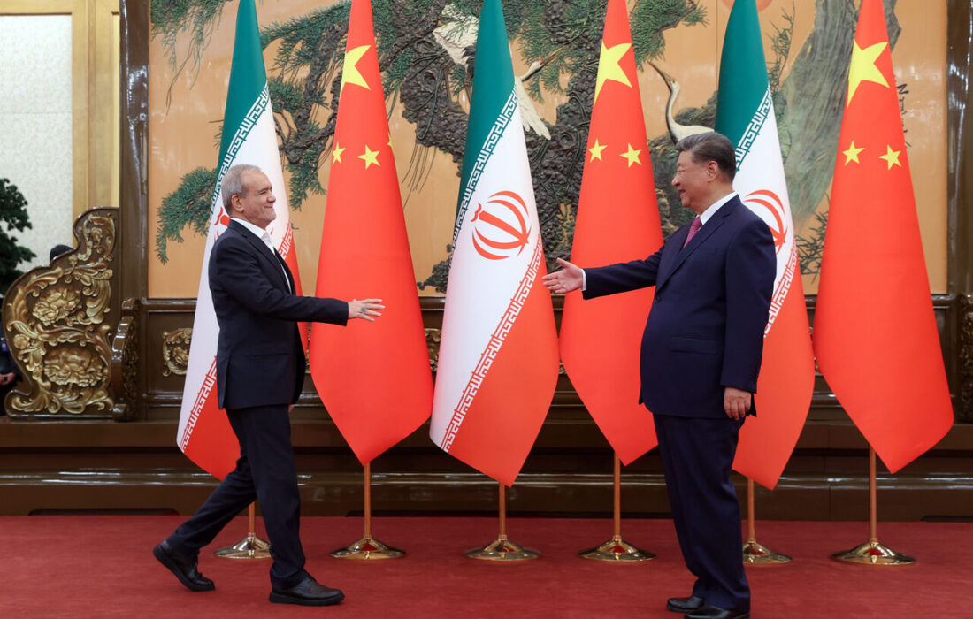 بازگشت تحریمهای ایران، لحظهای تعیینکننده برای چین و جهان است/جغرافیا؛ برگ برنده تهران