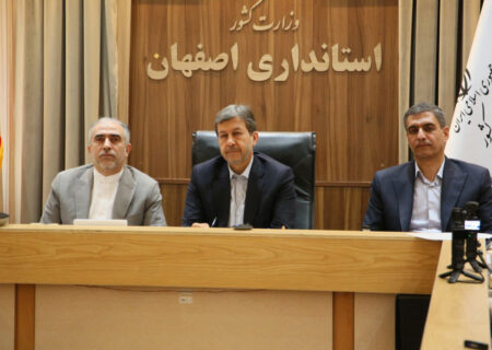 بهره‌برداری و عملیات اجرایی پروژه‌های بزرگ انرژی پاک در استان اصفهان آغاز شد