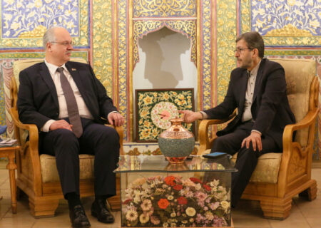 نصف جهان, دروازه بلاروس به خلیج فارس است