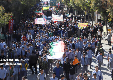 راهپیمایی گرامیداشت روز ۱۳ آبان – زرین‌شهر