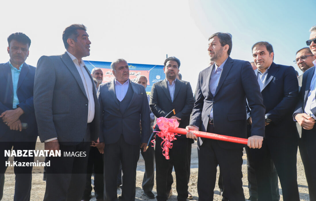 آیین کلنگ‌زنی میدان ورودی شهر و افتتاح پروژه‌های عمرانی شهر سده لنجان