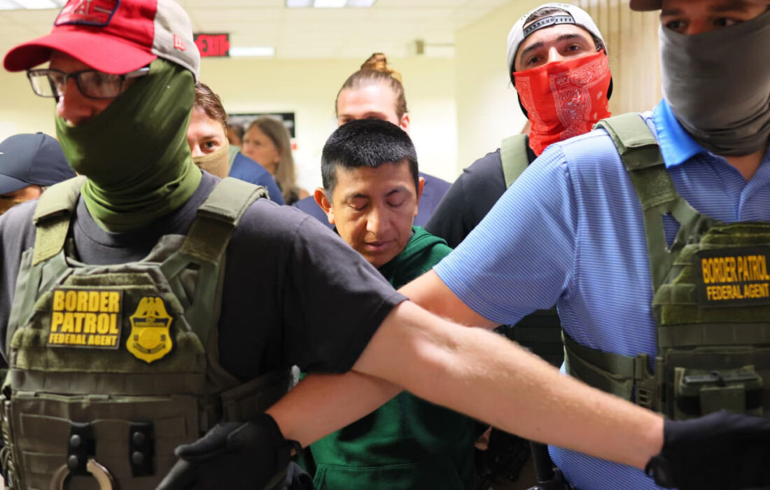 آمریکا بررسی درخواست مهاجرت شهروندان افغان را متوقف کرد