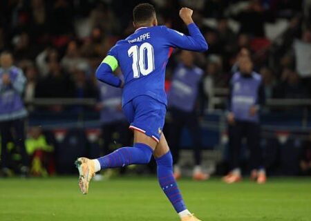 واکنش جالب ام‌باپه بعد از رسیدن به ۴۰۰ گل در فوتبال