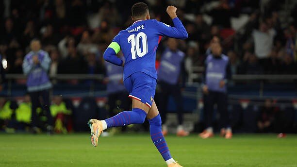 واکنش جالب امباپه بعد از رسیدن به ۴۰۰ گل در فوتبال