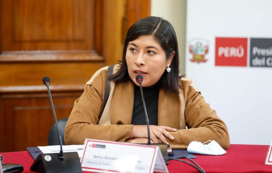 پرو روابط دیپلماتیک با مکزیک را قطع کرد