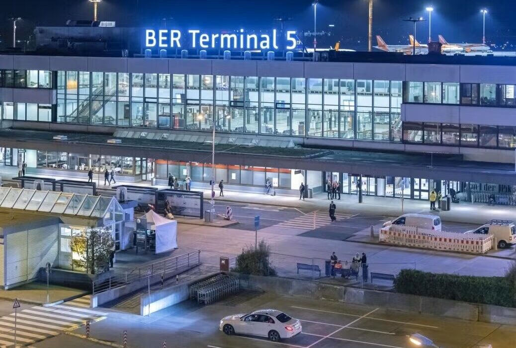 فرودگاه برلین به دلیل مشاهده پهپاد تعطیل شد