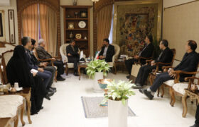 تأکید بر تقویت نقش آستان قدس رضوی در عرصههای فرهنگی و اقتصادی