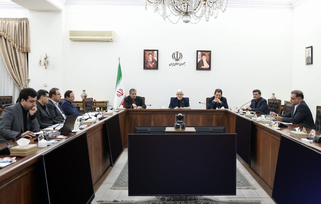 عارف: در صنعت نساجی باید به وضعیت پایدار برسیم/ مخالفت با واردات بی رویه