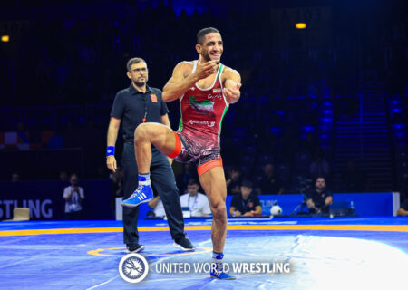 رحمان عموزاد نخستین مدال طلای کشتی آزاد ایران را به نام خود ضرب کرد