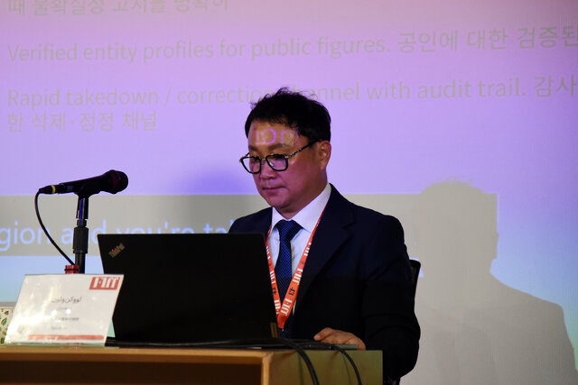 بررسی مزایا و معایب هوش مصنوعی