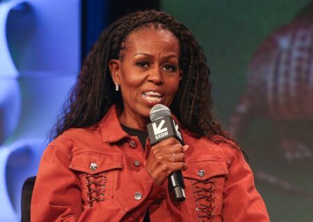 میشل اوباما: آمریکا برای انتخاب یک زن به ریاست جمهوری آماده نیست